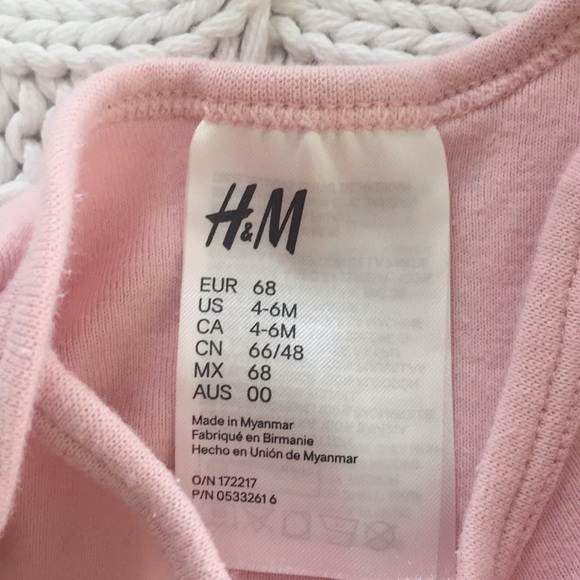 4 Baby onesies by H&M - Picture 3 of 5